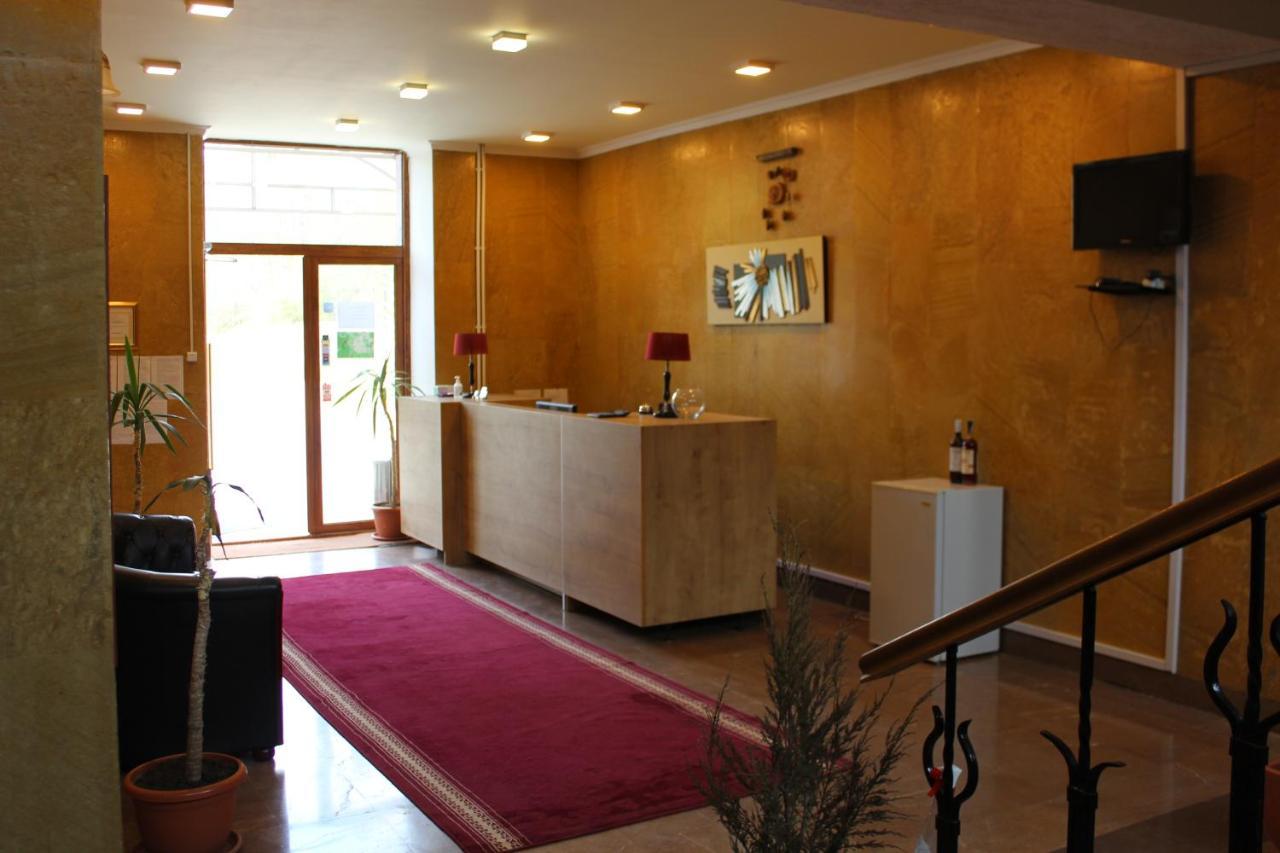 Diligence Hotel & Restaurant 딜리잔 외부 사진