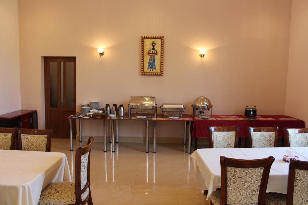 Diligence Hotel & Restaurant 딜리잔 외부 사진