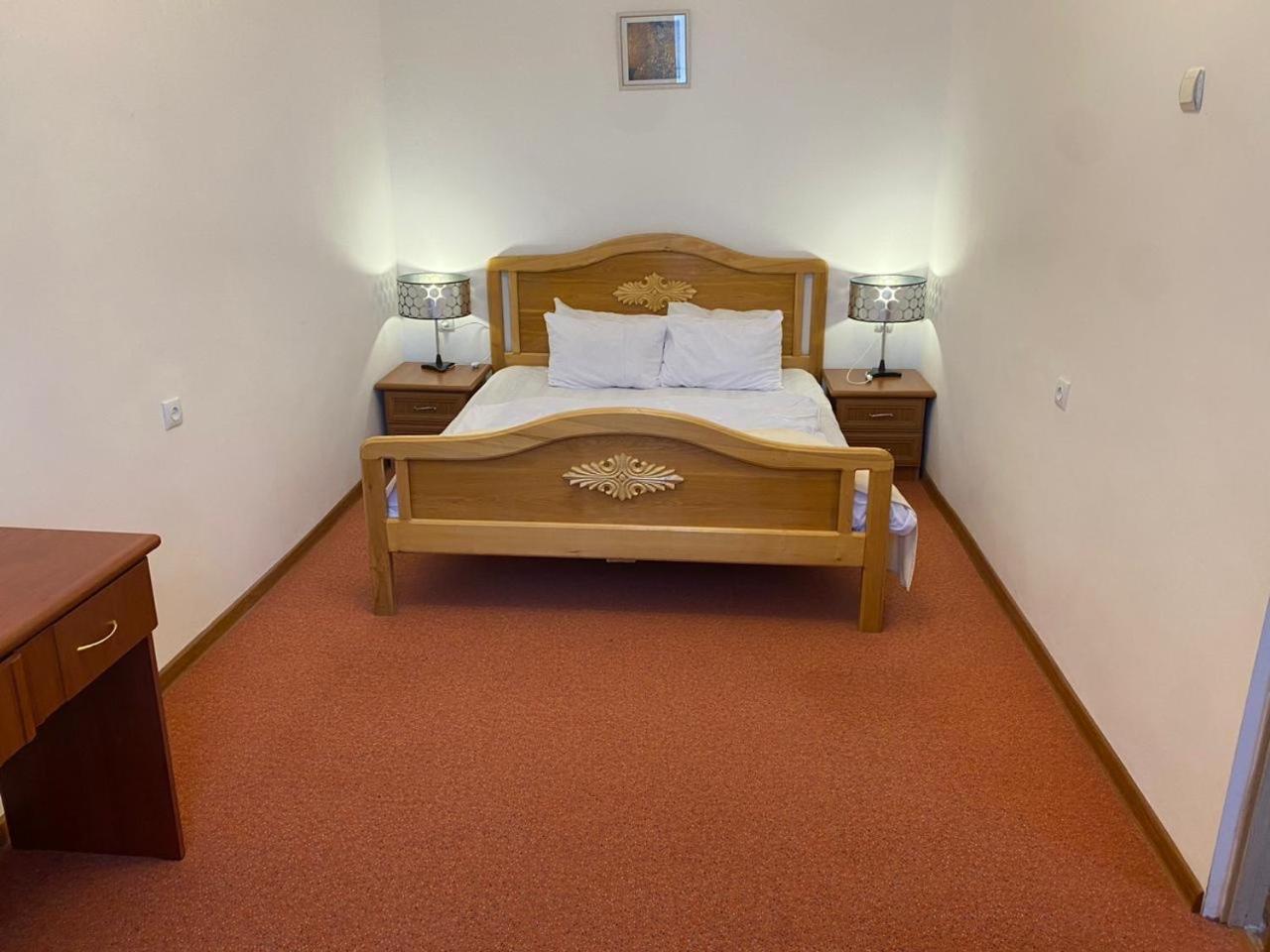 Diligence Hotel & Restaurant 딜리잔 외부 사진