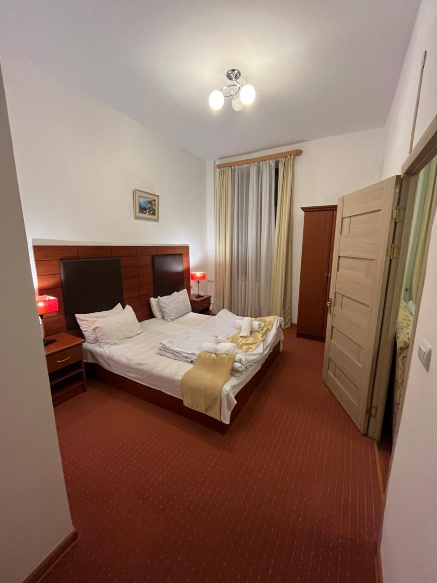 Diligence Hotel & Restaurant 딜리잔 외부 사진