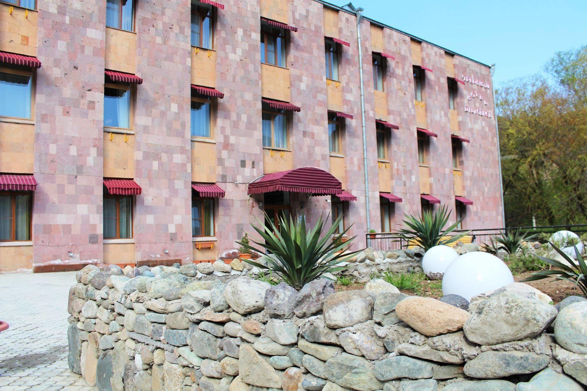 Diligence Hotel & Restaurant 딜리잔 외부 사진